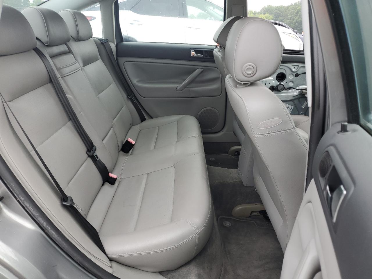 2005 Volkswagen Passat Gls Серебряный vin: WVWAD63BX5P032087