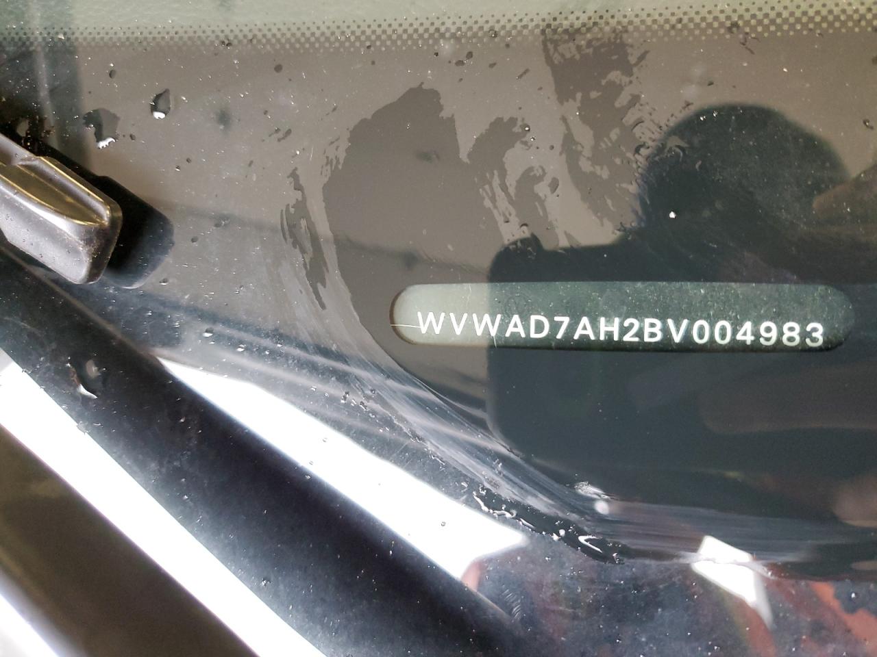 2011 Volkswagen Eos Komfort Black vin: WVWAD7AH2BV004983