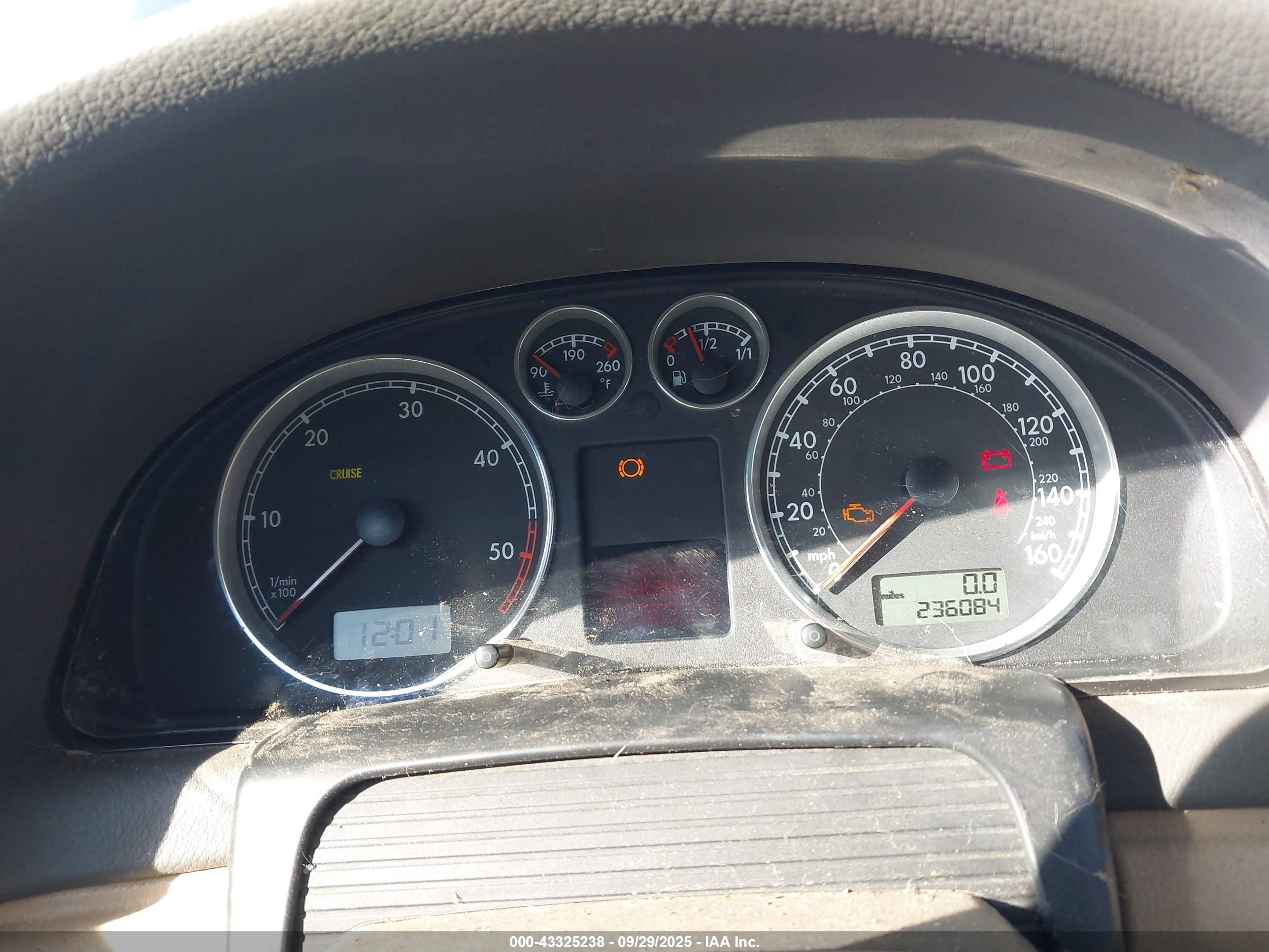 2005 Volkswagen Passat Gls Tdi Blue vin: WVWAE63B75P051399
