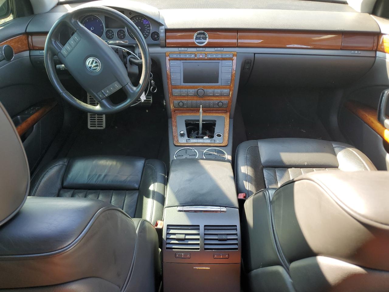 2004 Volkswagen Phaeton 4.2 Black vin: WVWAF63D148011178