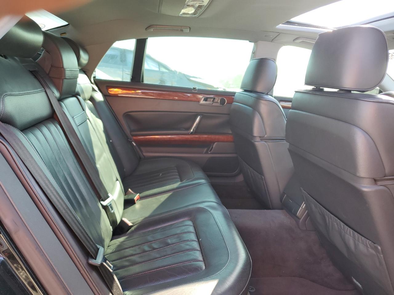2004 Volkswagen Phaeton 4.2 Black vin: WVWAF63D148011178