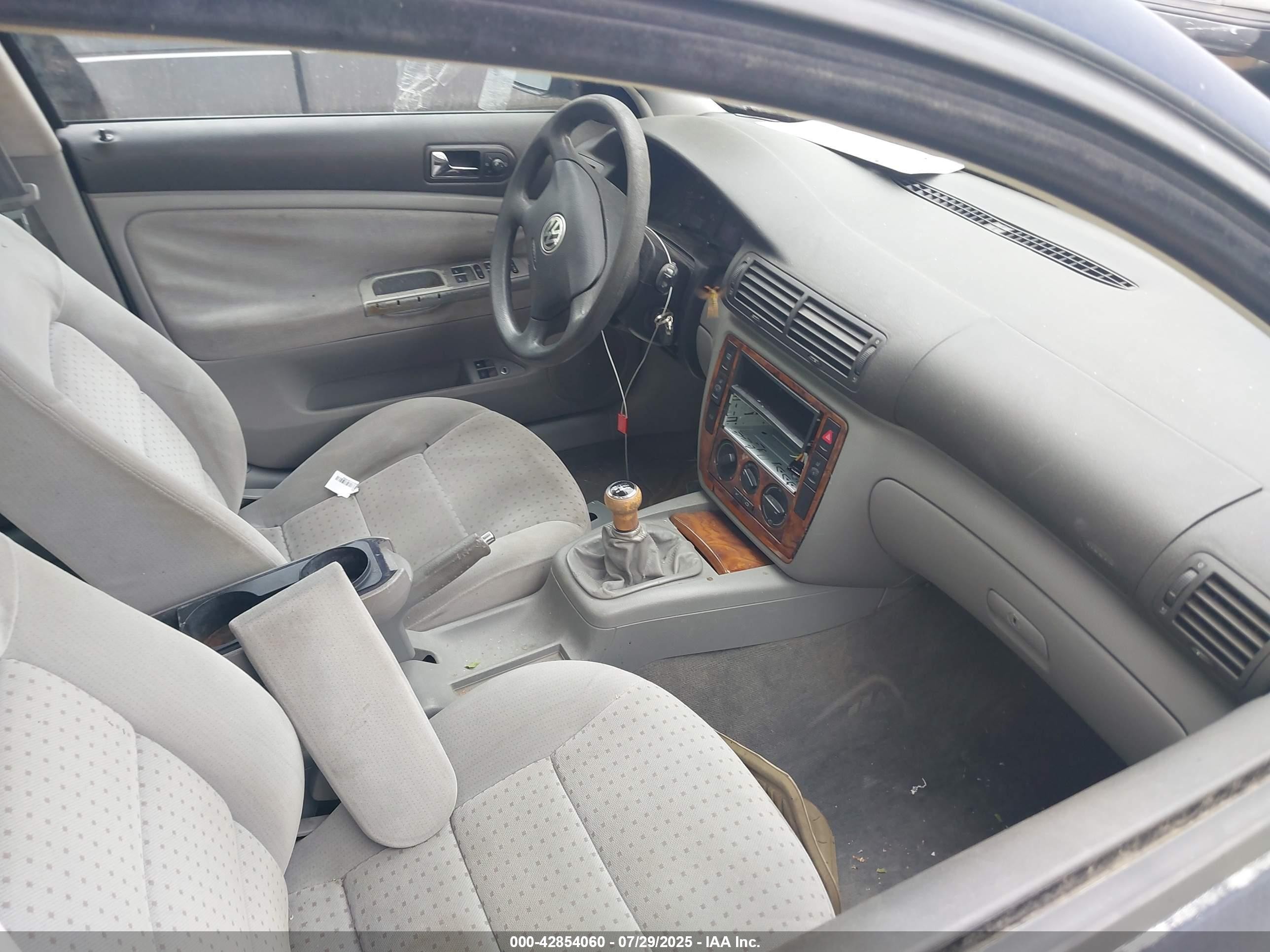 2001 Volkswagen Passat Gls V6 Blue vin: WVWAH63B61P027046