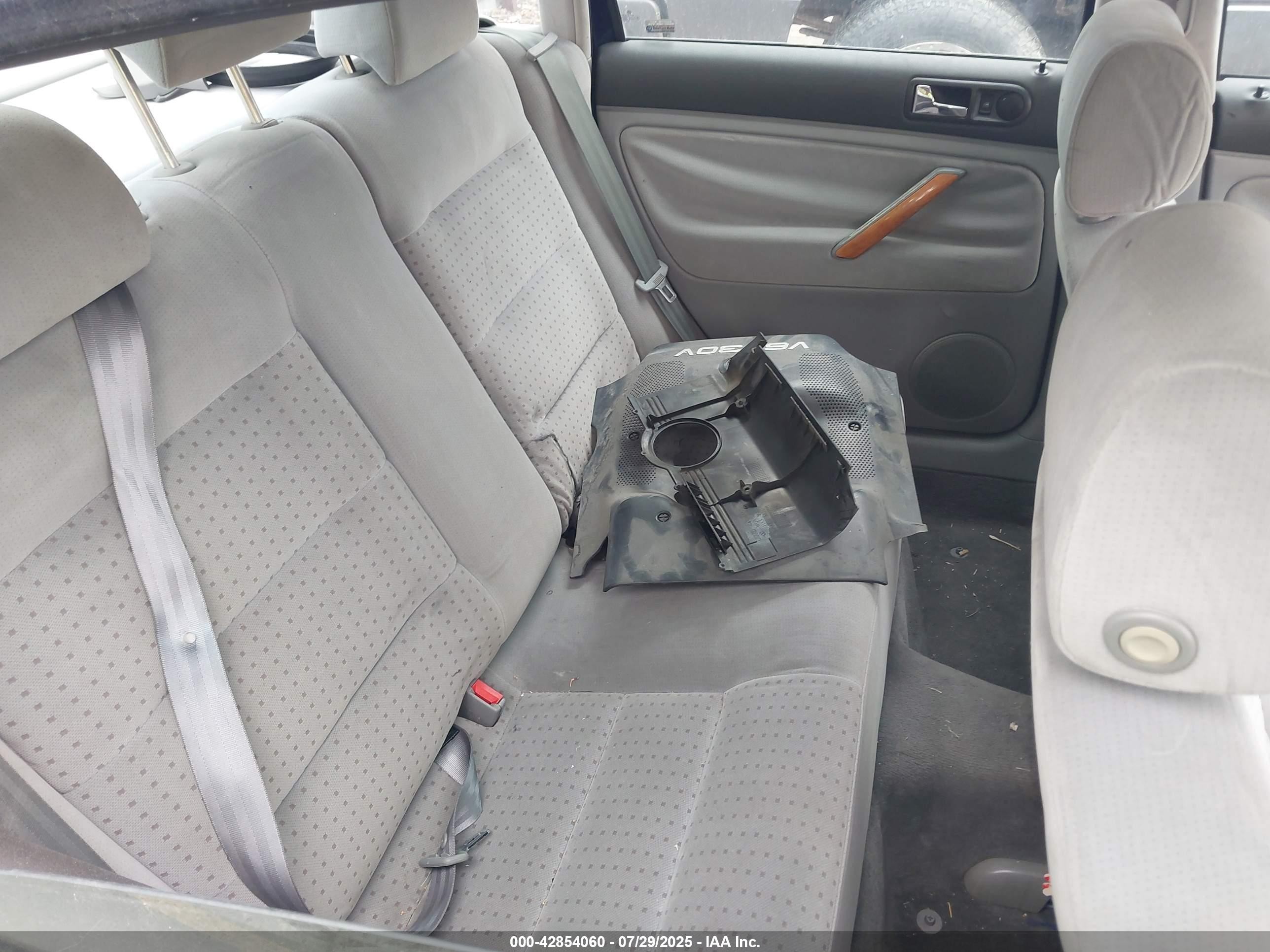 2001 Volkswagen Passat Gls V6 Blue vin: WVWAH63B61P027046