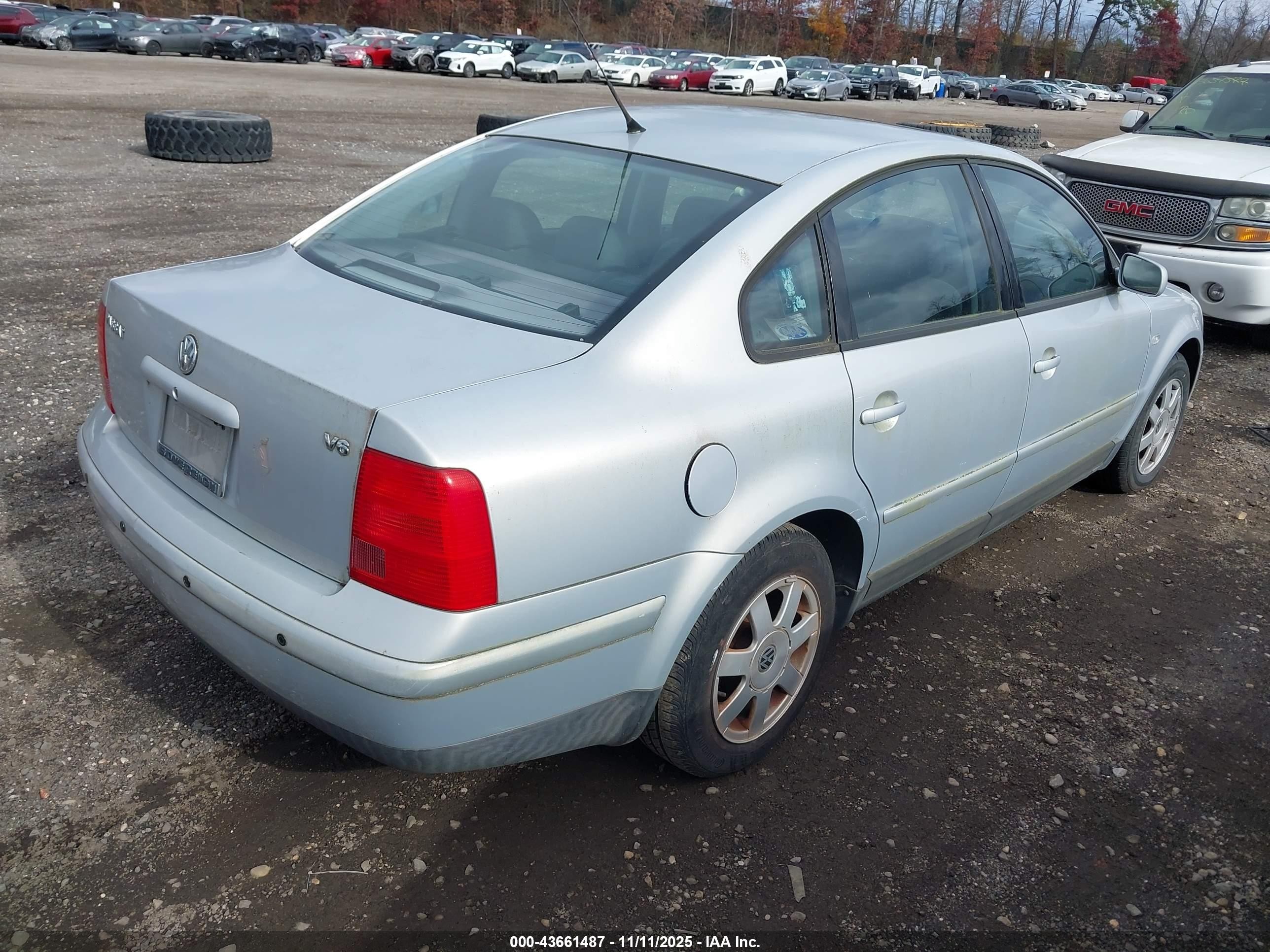 2001 Volkswagen Passat Gls Silver vin: WVWAH63B81P046665