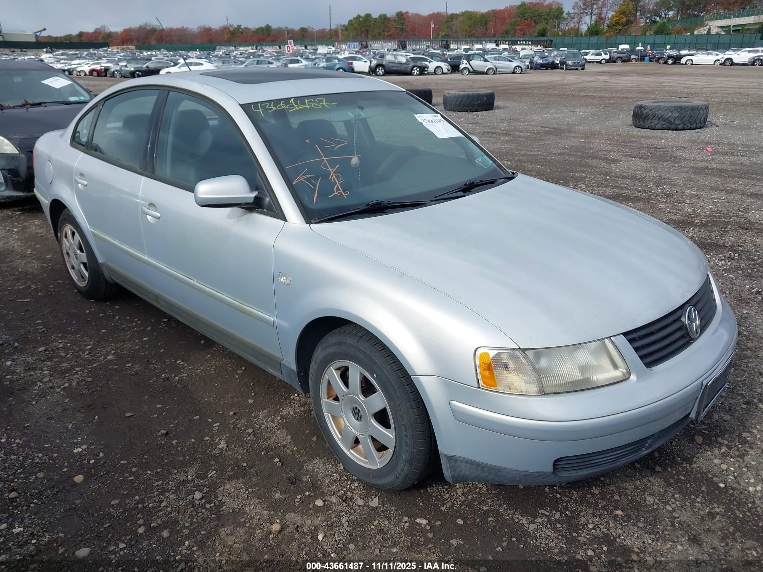 2001 Volkswagen Passat Gls Silver vin: WVWAH63B81P046665