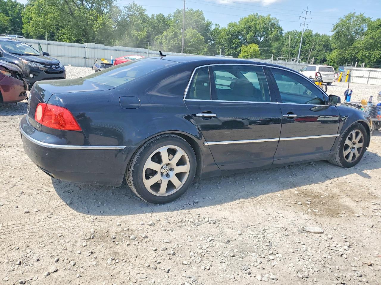 2004 Volkswagen Phaeton 6.0 Black vin: WVWAH63D048007875