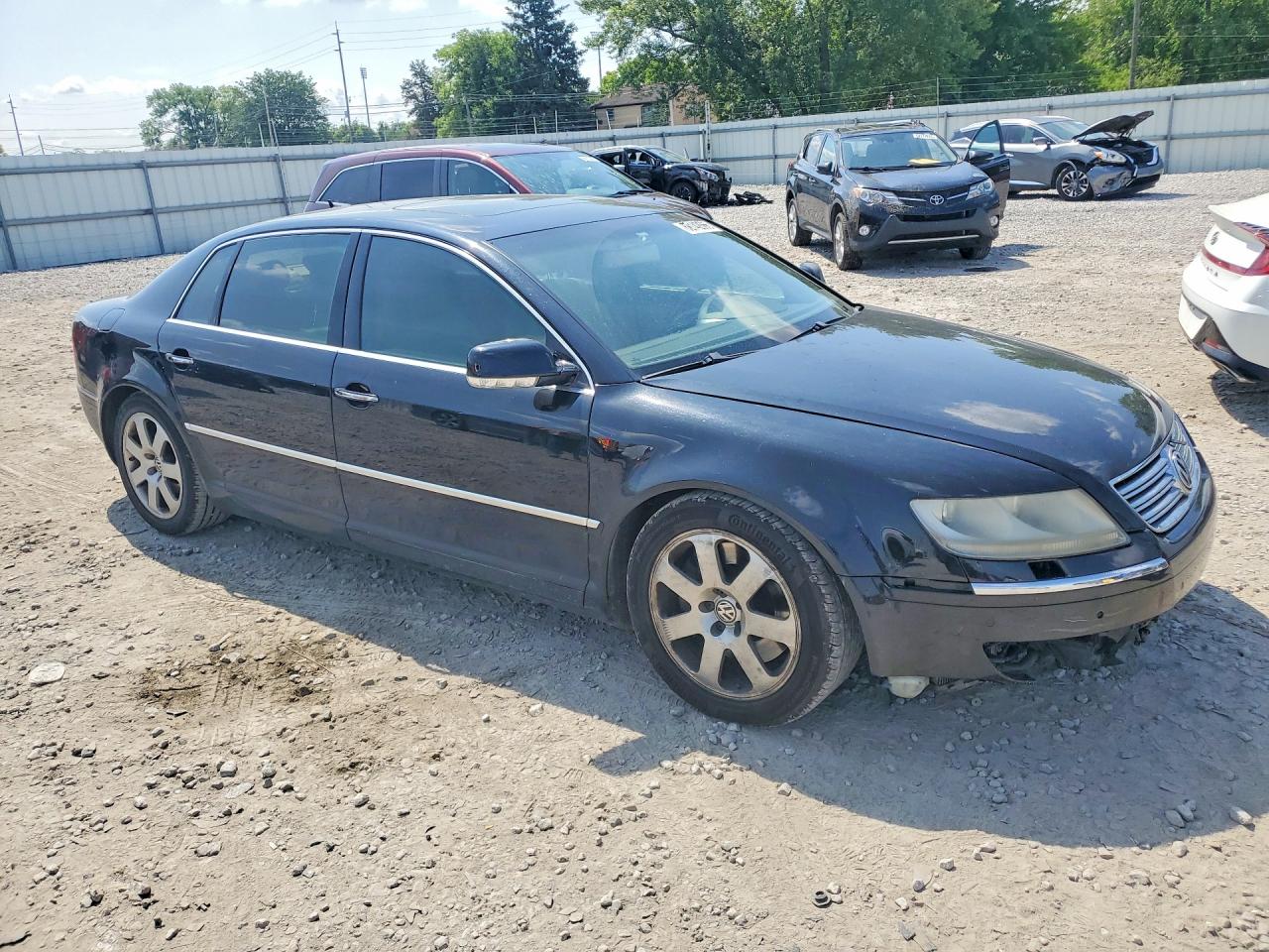 2004 Volkswagen Phaeton 6.0 Black vin: WVWAH63D048007875