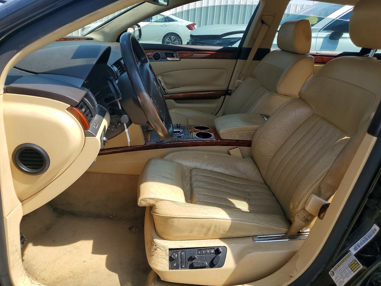 2004 Volkswagen Phaeton 6.0 Black vin: WVWAH63D048007875