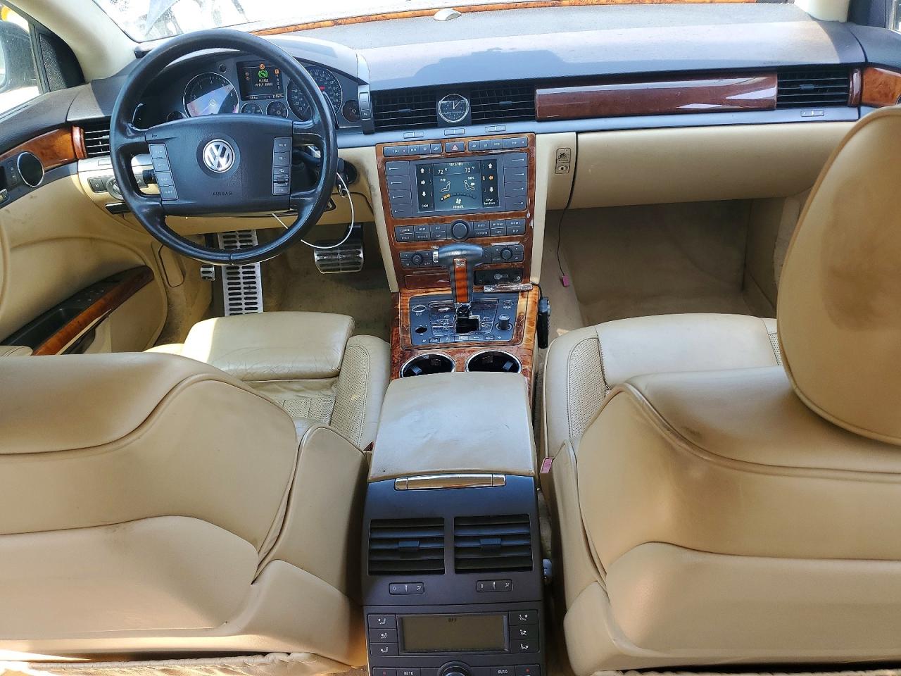 2004 Volkswagen Phaeton 6.0 Black vin: WVWAH63D048007875