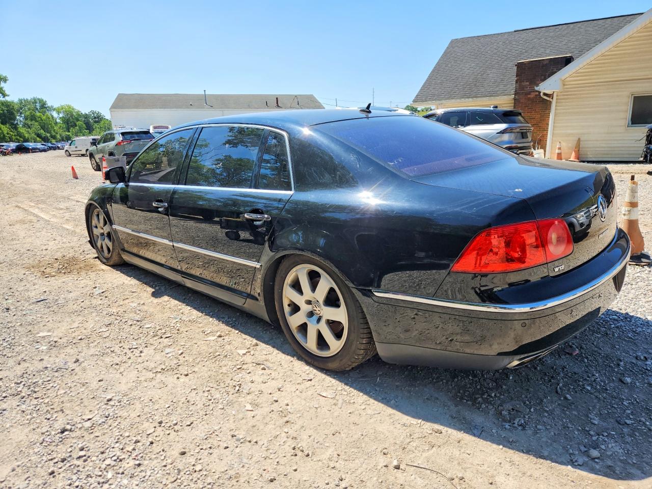 2004 Volkswagen Phaeton 6.0 Black vin: WVWAH63D148008520
