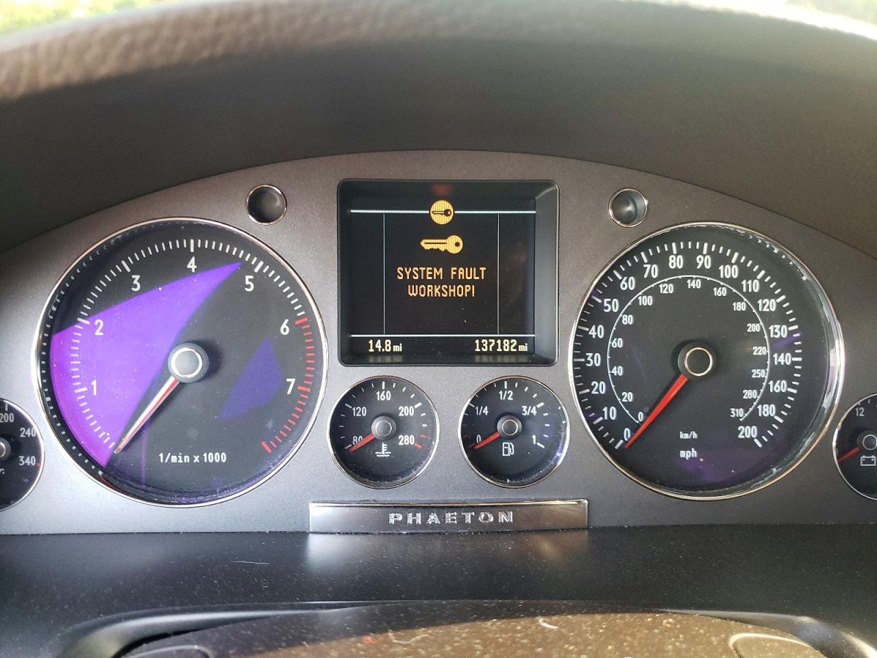 2004 Volkswagen Phaeton 6.0 Black vin: WVWAH63D448008446