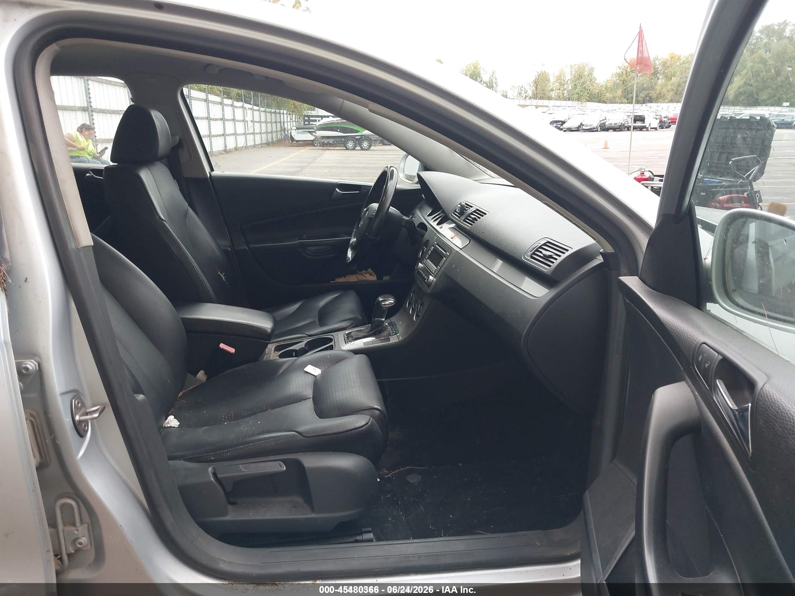 2007 Volkswagen Passat 2.0t/wolfsburg Edition Silver vin: WVWAK73C07P119097