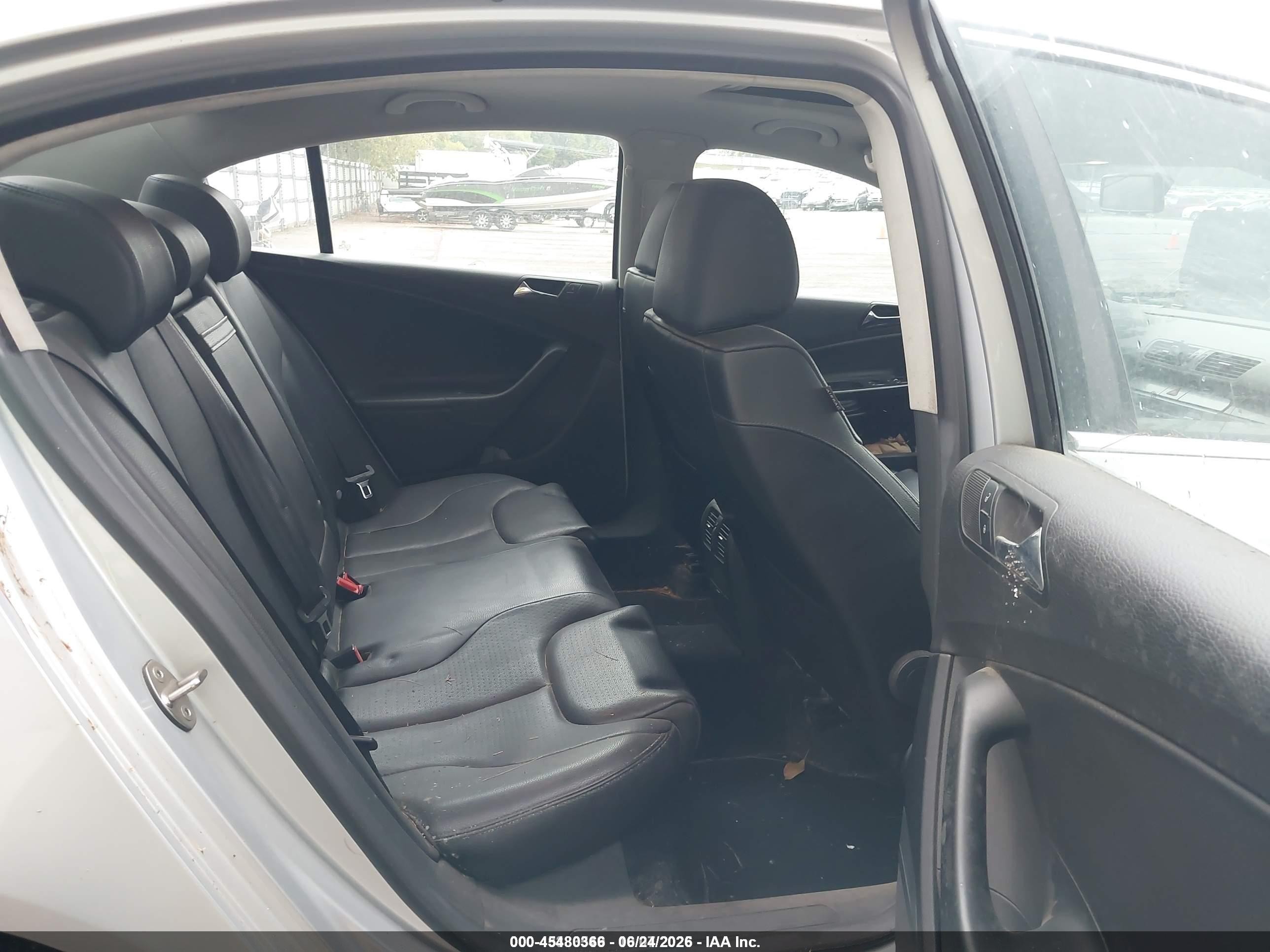 2007 Volkswagen Passat 2.0t/wolfsburg Edition Silver vin: WVWAK73C07P119097