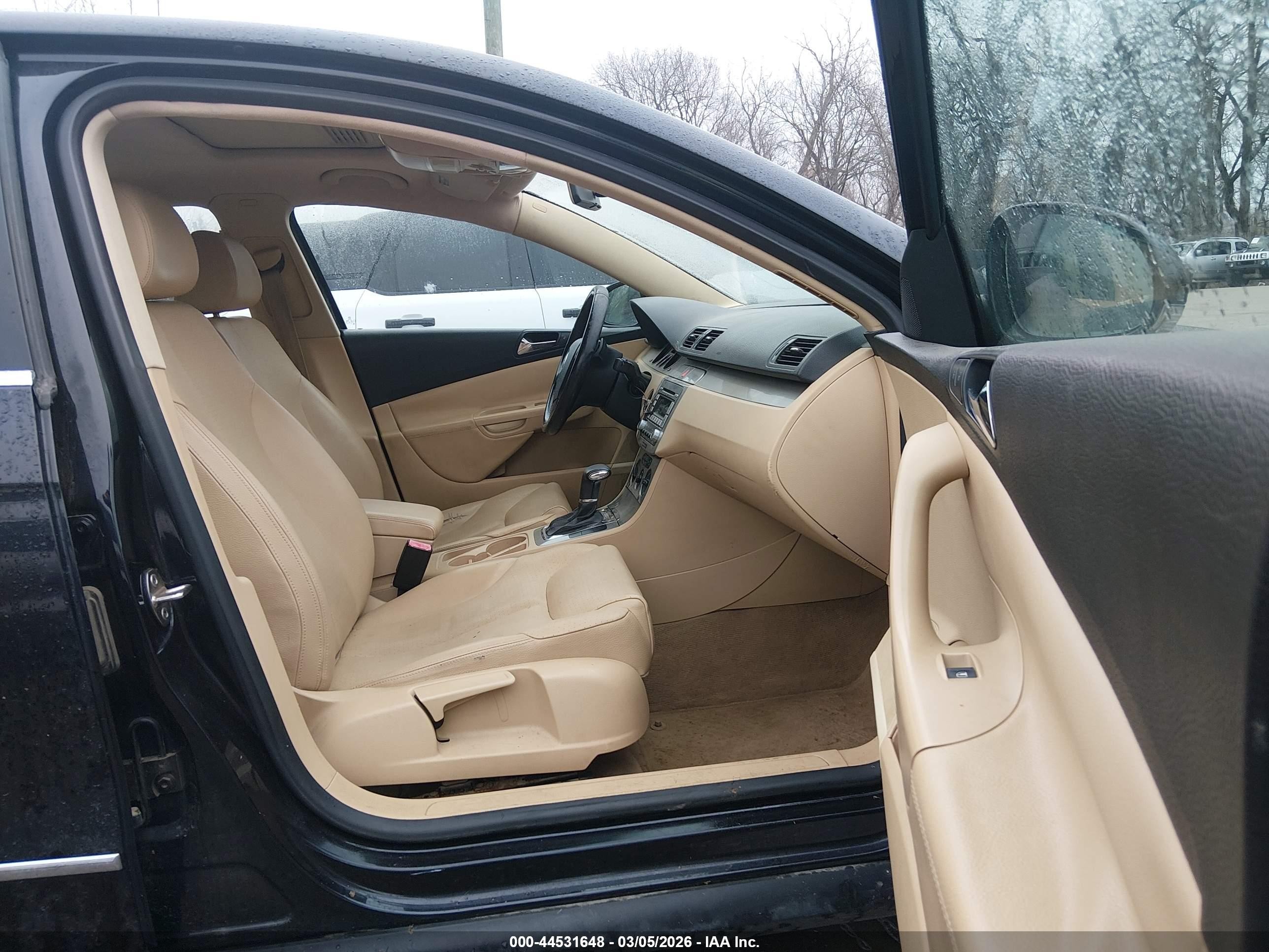 2008 Volkswagen Passat Komfort Gray vin: WVWAK73C18E054631