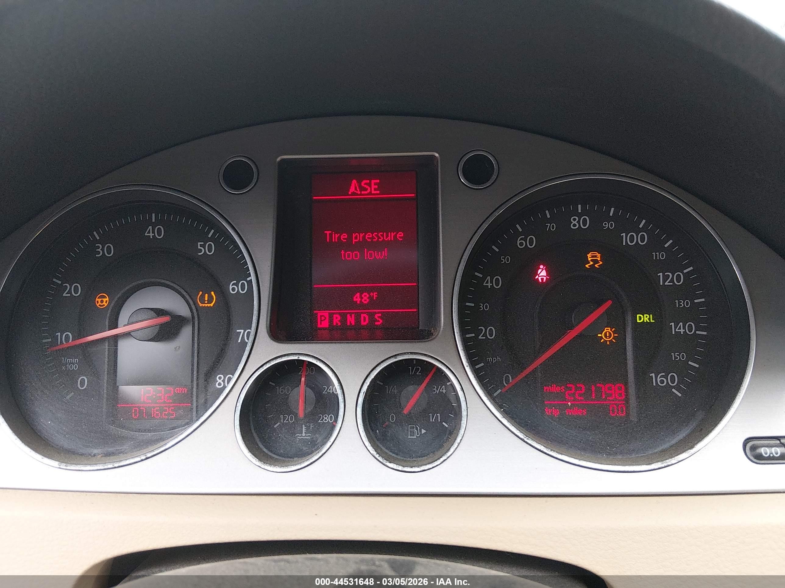 2008 Volkswagen Passat Komfort Gray vin: WVWAK73C18E054631