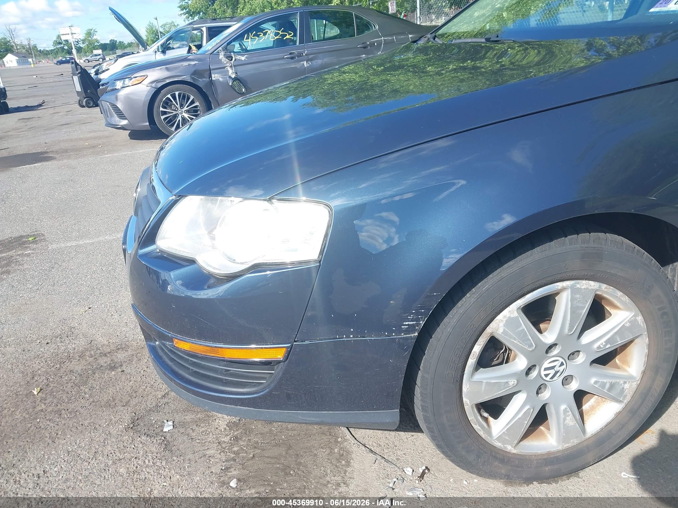 2006 Volkswagen Passat 2.0t/value Edition Blue vin: WVWAK73C26P055028