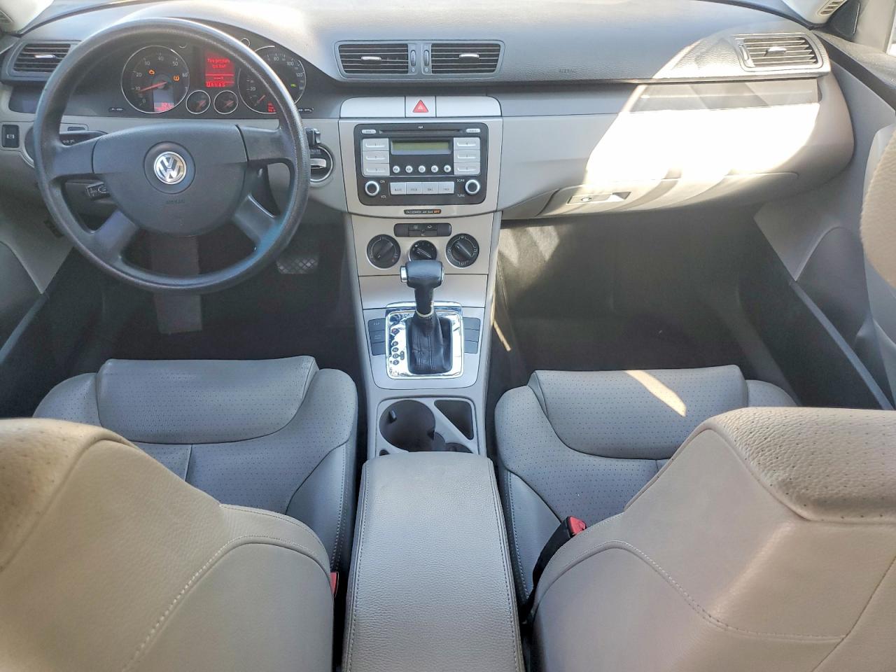 2007 Volkswagen Passat 2.0t Blue vin: WVWAK73C27P047917