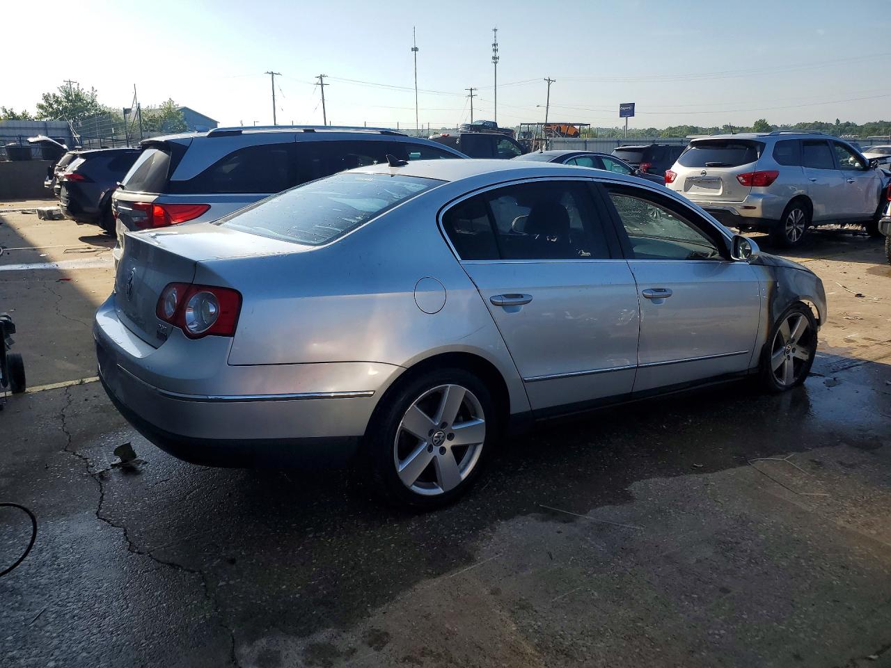 2008 Volkswagen Passat Komfort Silver vin: WVWAK73C28P039480