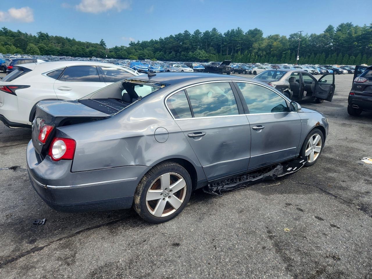 2008 Volkswagen Passat Komfort Gray vin: WVWAK73C28P052665