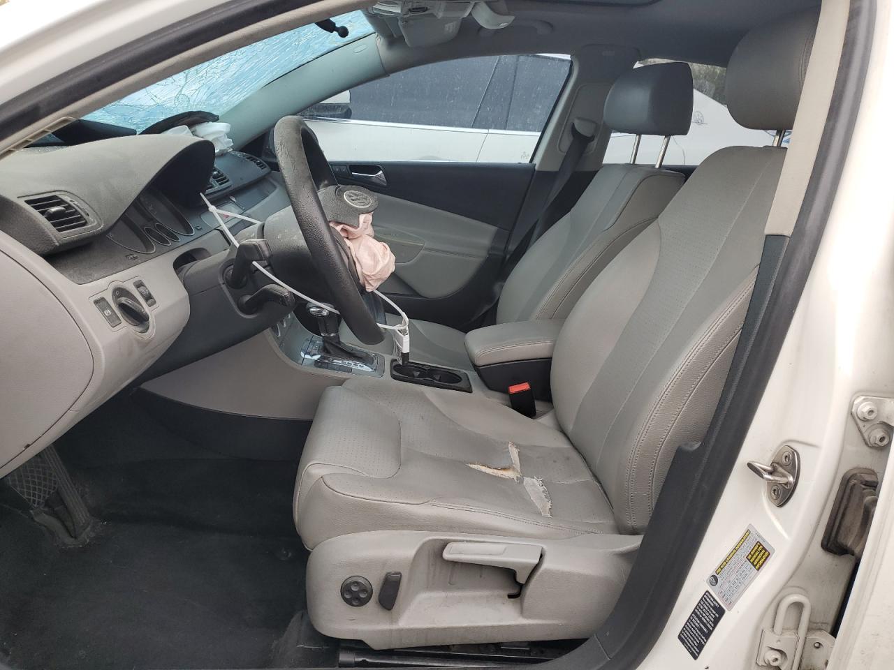 2006 Volkswagen Passat 2.0t Белый vin: WVWAK73C36E052280
