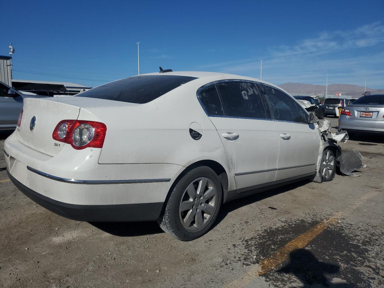 2006 Volkswagen Passat 2.0t Белый vin: WVWAK73C36E052280