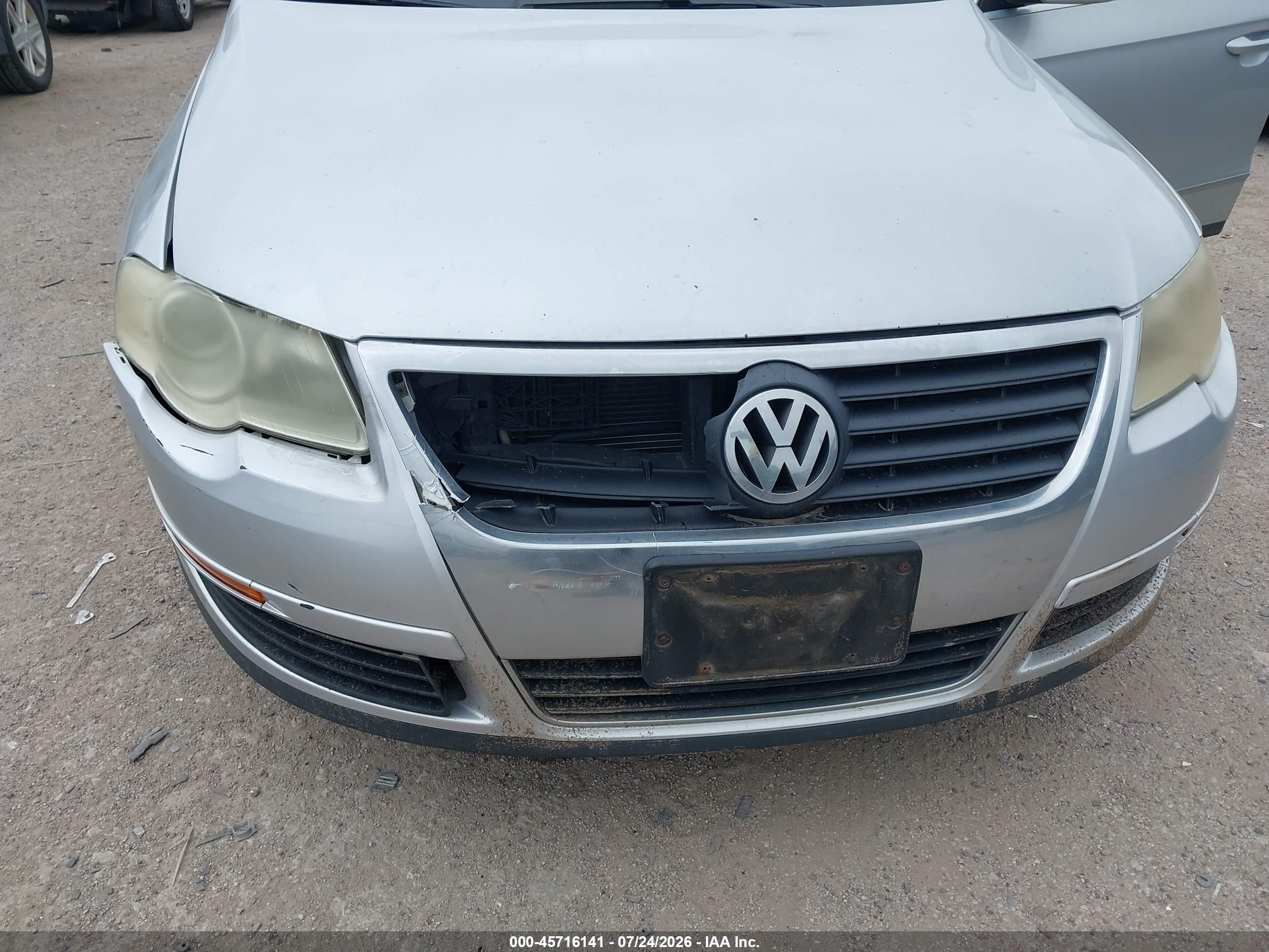 2006 Volkswagen Passat 2.0t Silver vin: WVWAK73C56P059168