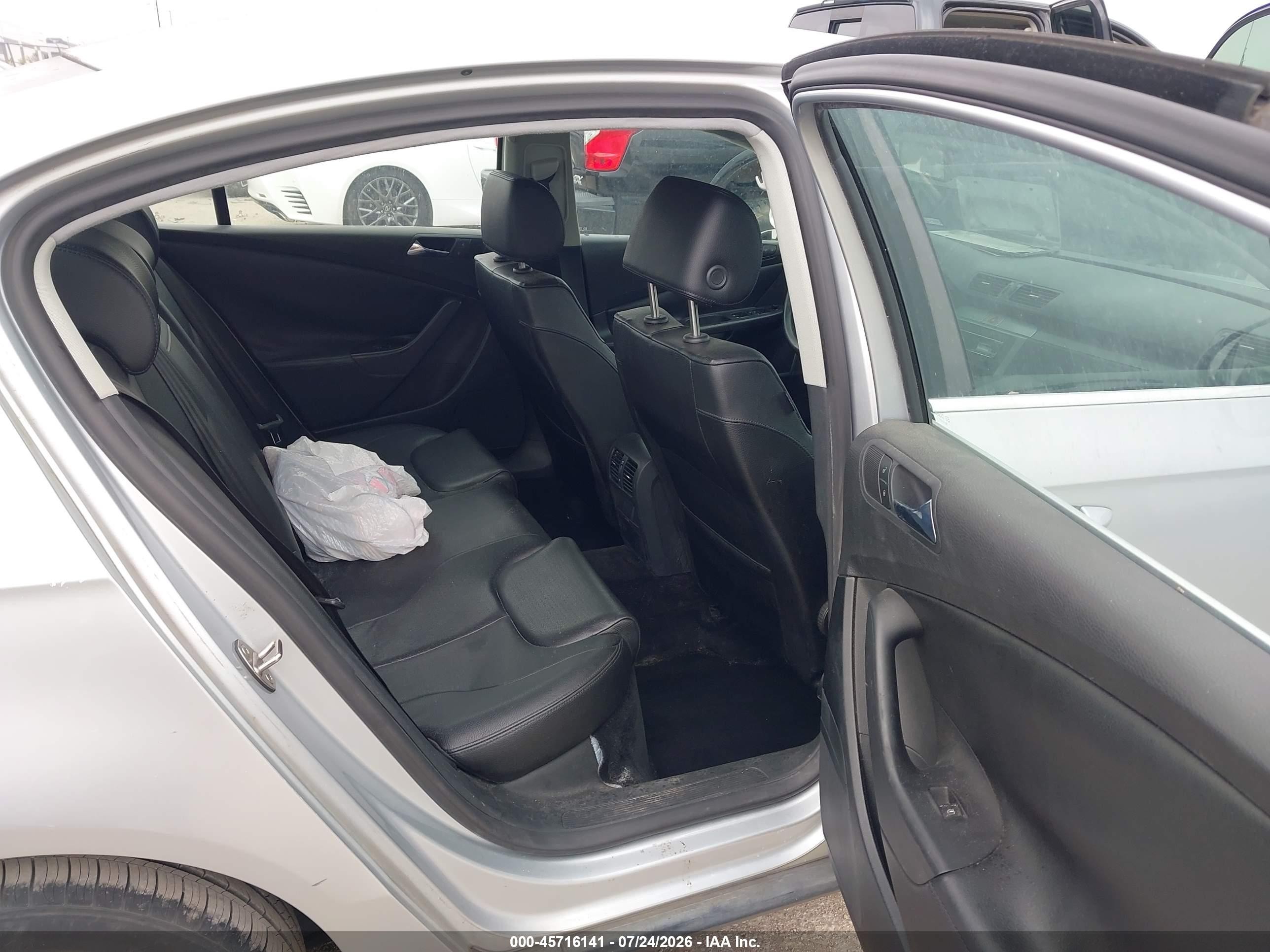2006 Volkswagen Passat 2.0t Silver vin: WVWAK73C56P059168