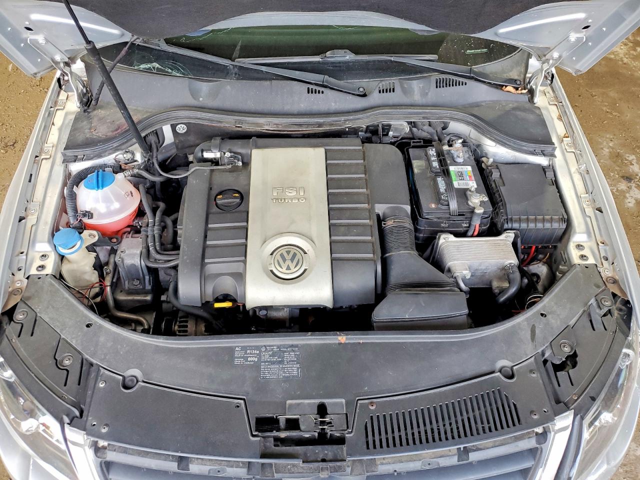 2008 Volkswagen Passat Komfort Серебряный vin: WVWAK73C58E139889
