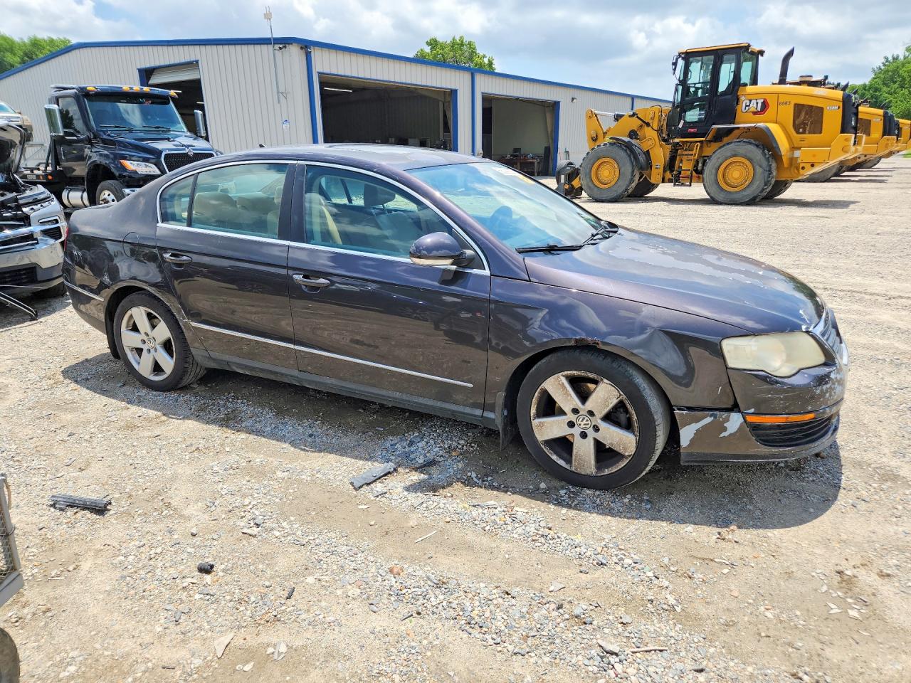 2008 Volkswagen Passat Komfort Black vin: WVWAK73C58P046441