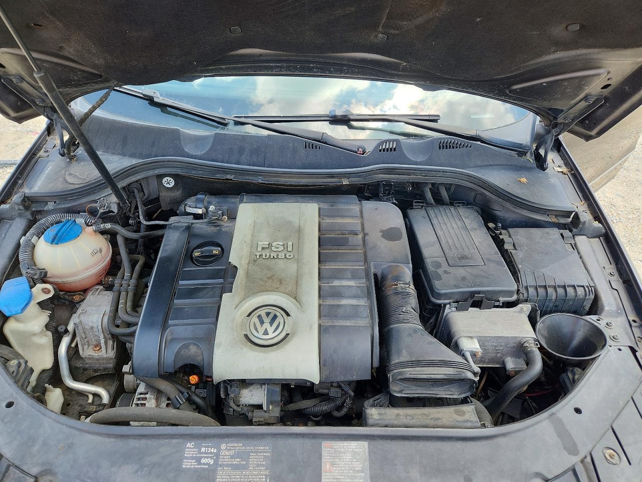 2008 Volkswagen Passat Komfort Black vin: WVWAK73C58P046441