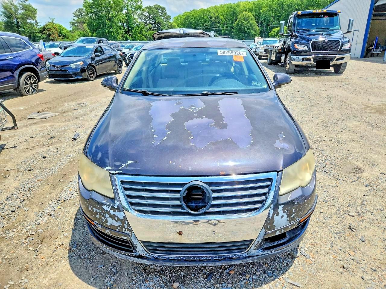 2008 Volkswagen Passat Komfort Black vin: WVWAK73C58P046441