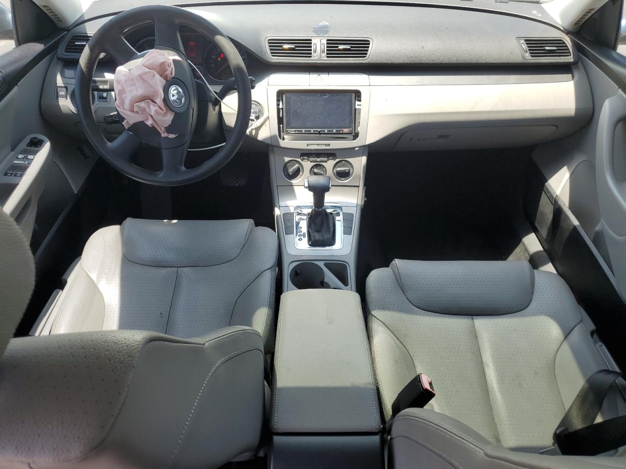 2007 Volkswagen Passat 2.0t Silver vin: WVWAK73C97P021539