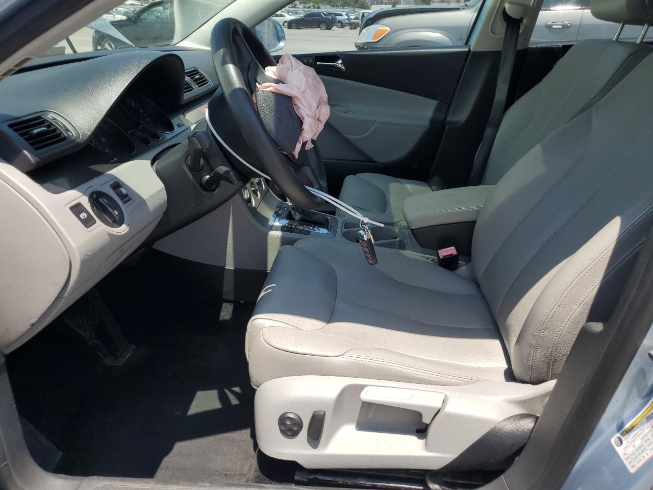 2007 Volkswagen Passat 2.0t Silver vin: WVWAK73C97P021539