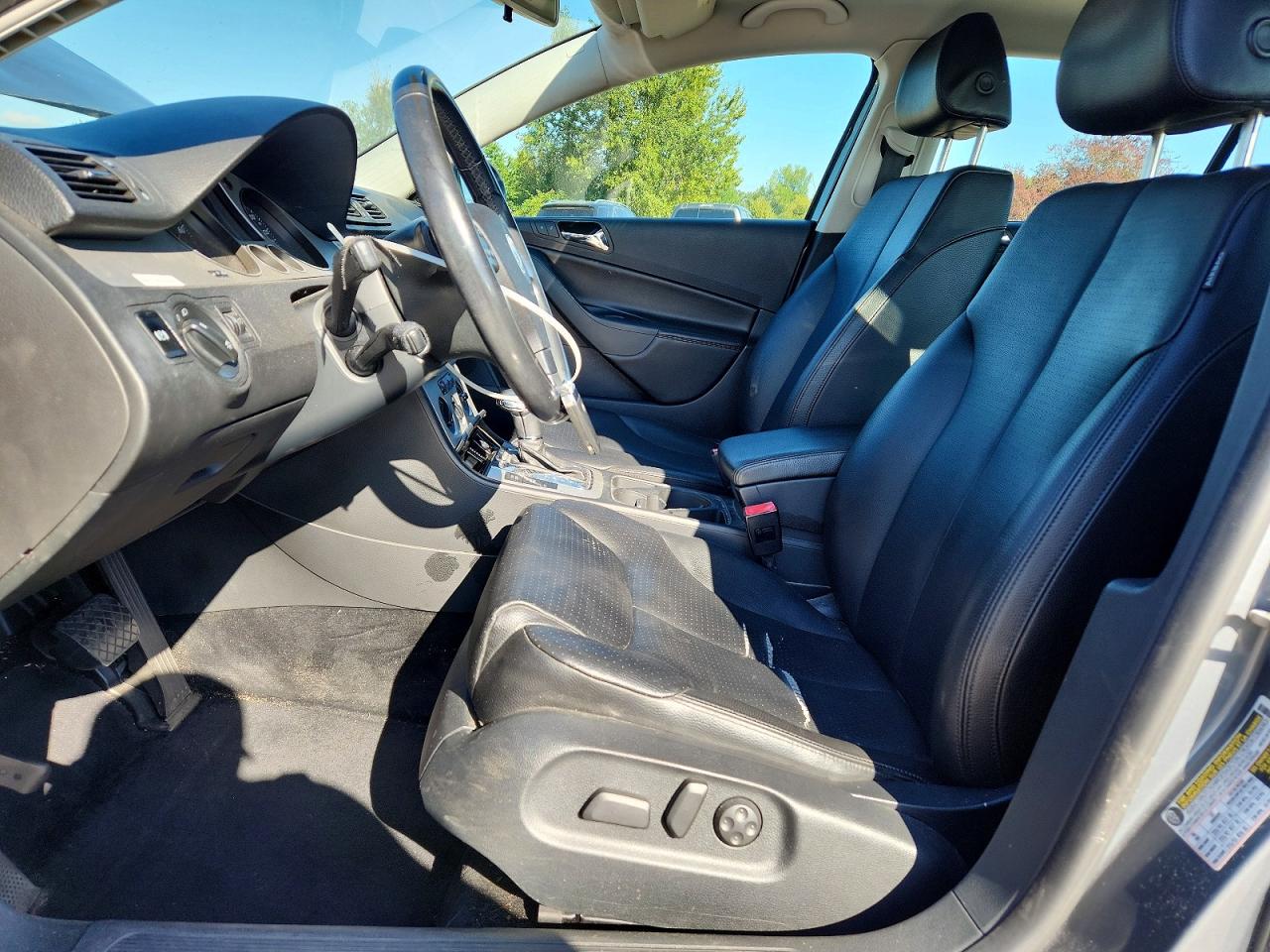 2008 Volkswagen Passat Komfort Gray vin: WVWAK73C98P043218