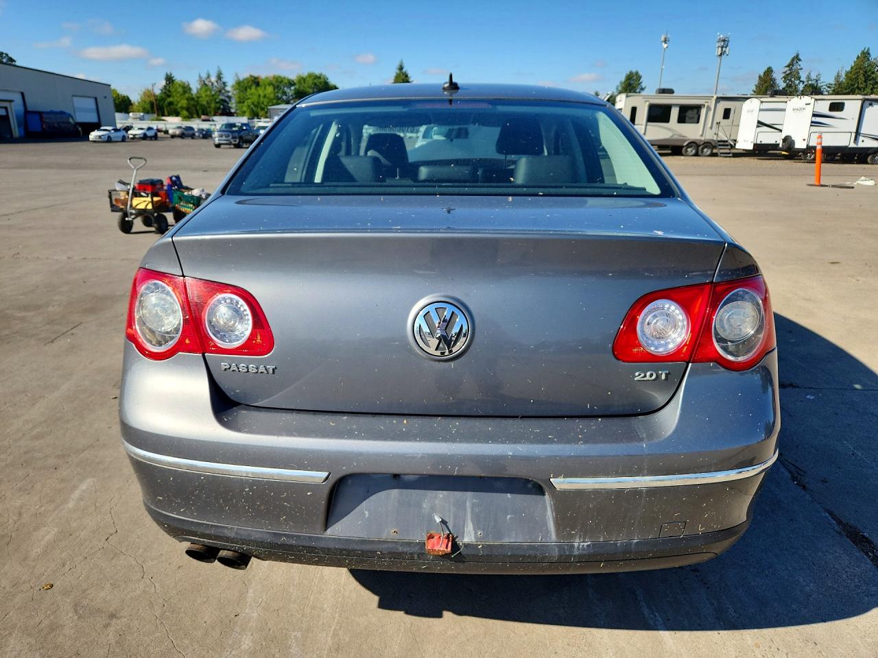 2008 Volkswagen Passat Komfort Gray vin: WVWAK73C98P043218