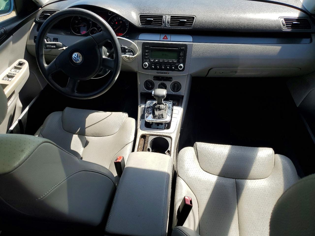 2006 Volkswagen Passat 2.0t Серебряный vin: WVWAK73CX6P039675