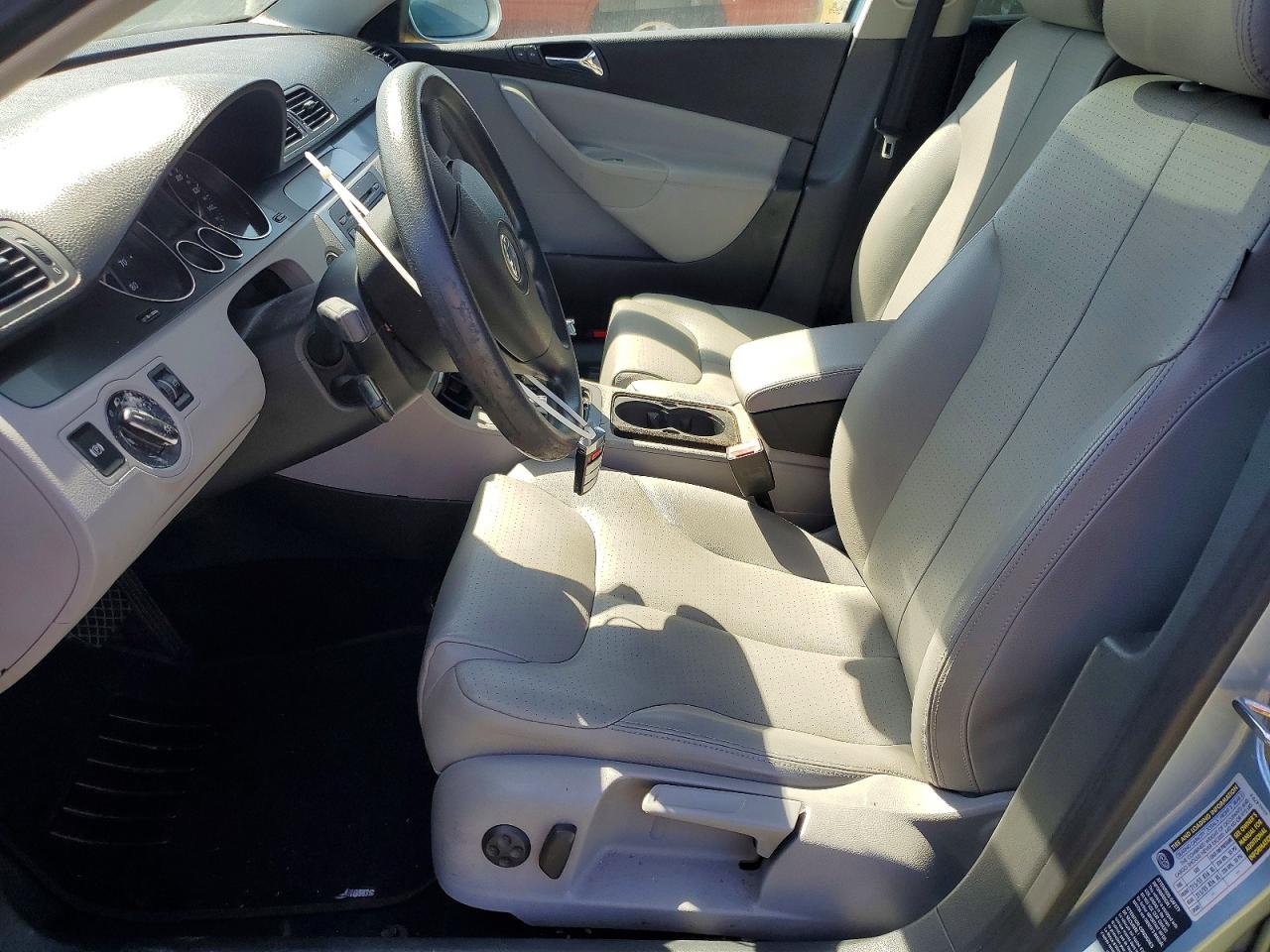 2006 Volkswagen Passat 2.0t Серебряный vin: WVWAK73CX6P039675