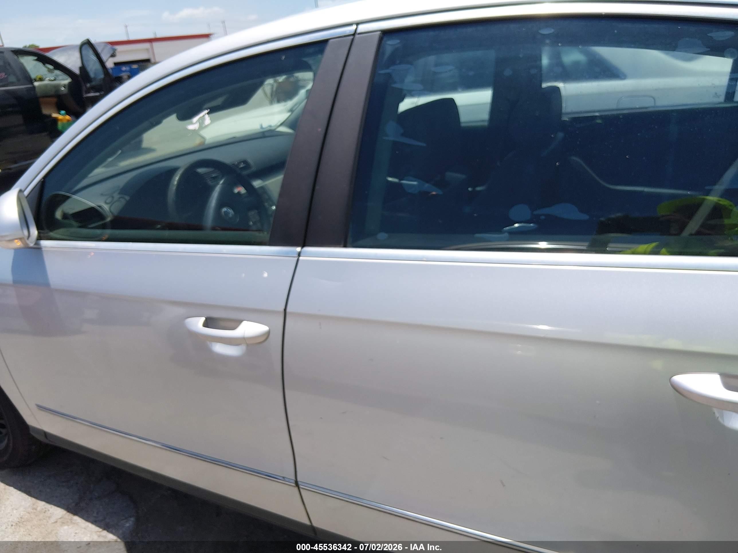 2006 Volkswagen Passat 2.0t Silver vin: WVWAK73CX6P060798
