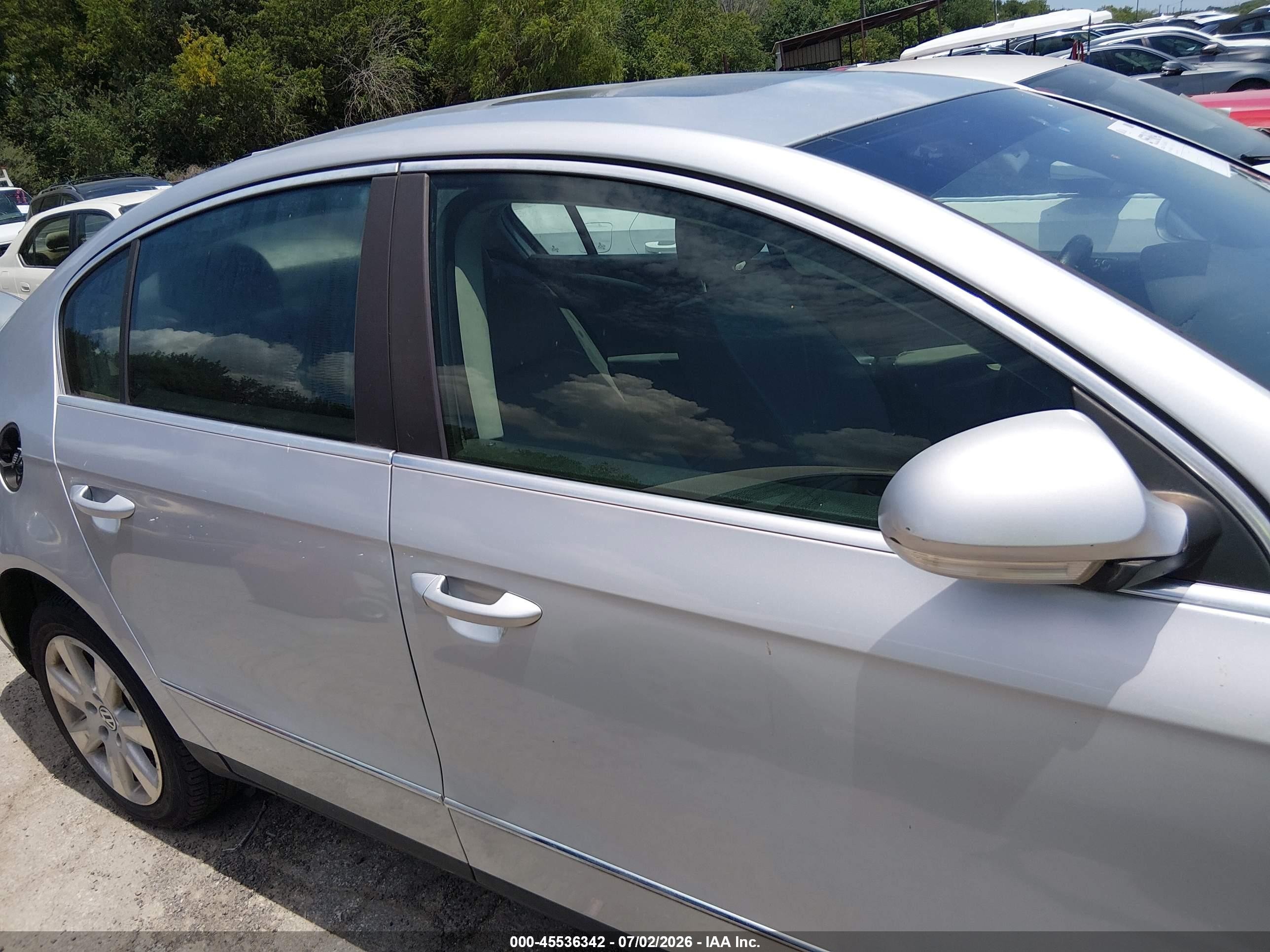 2006 Volkswagen Passat 2.0t Silver vin: WVWAK73CX6P060798