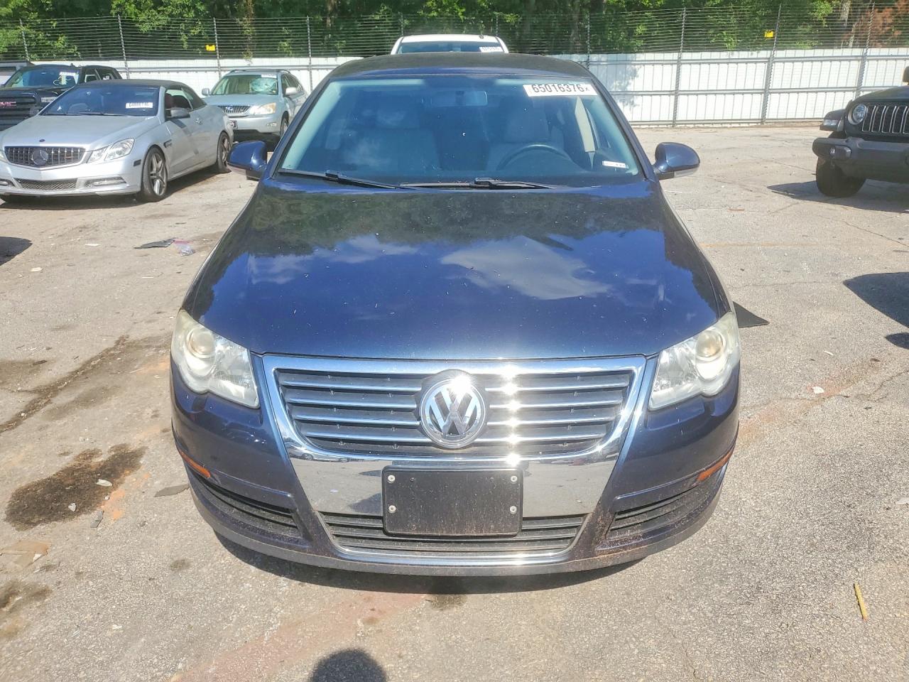 2007 Volkswagen Passat 2.0t Blue vin: WVWAK73CX7P115638