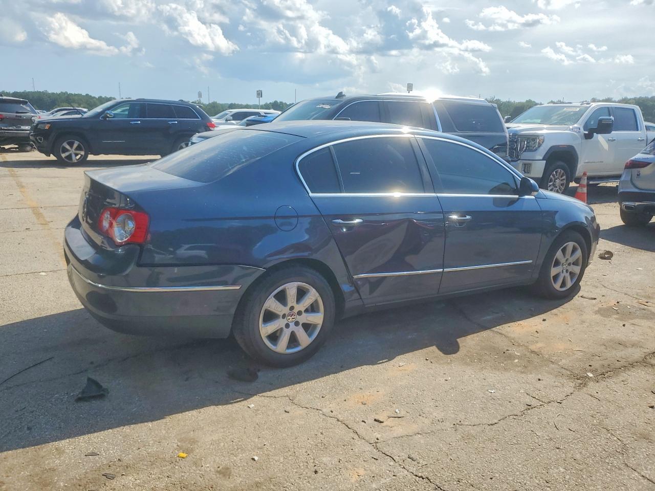 2007 Volkswagen Passat 2.0t Blue vin: WVWAK73CX7P115638