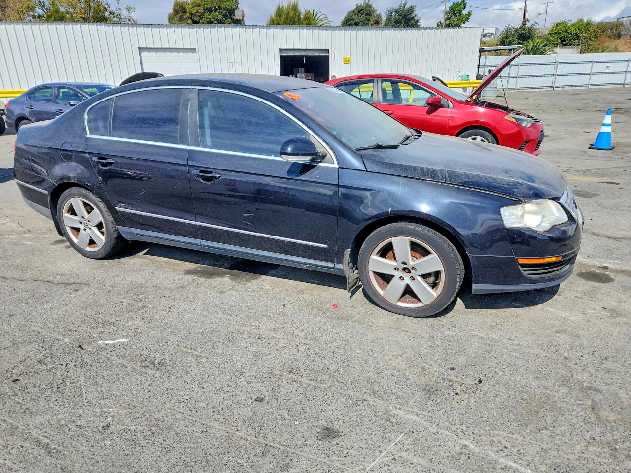 2008 Volkswagen Passat Komfort Black vin: WVWAK73CX8E185055