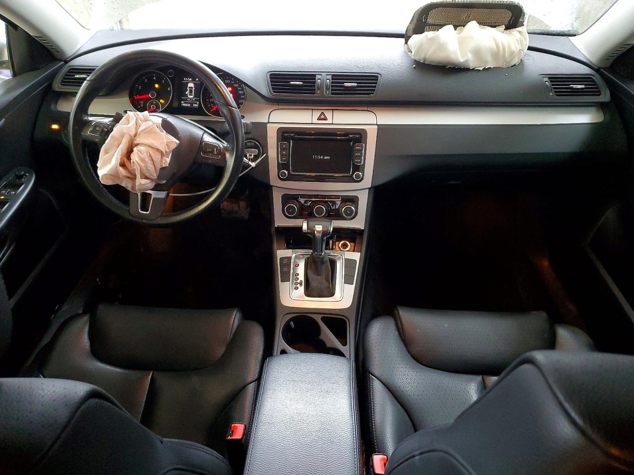 2010 Volkswagen Passat 2.0t Серебряный vin: WVWAK9AN4AE080761
