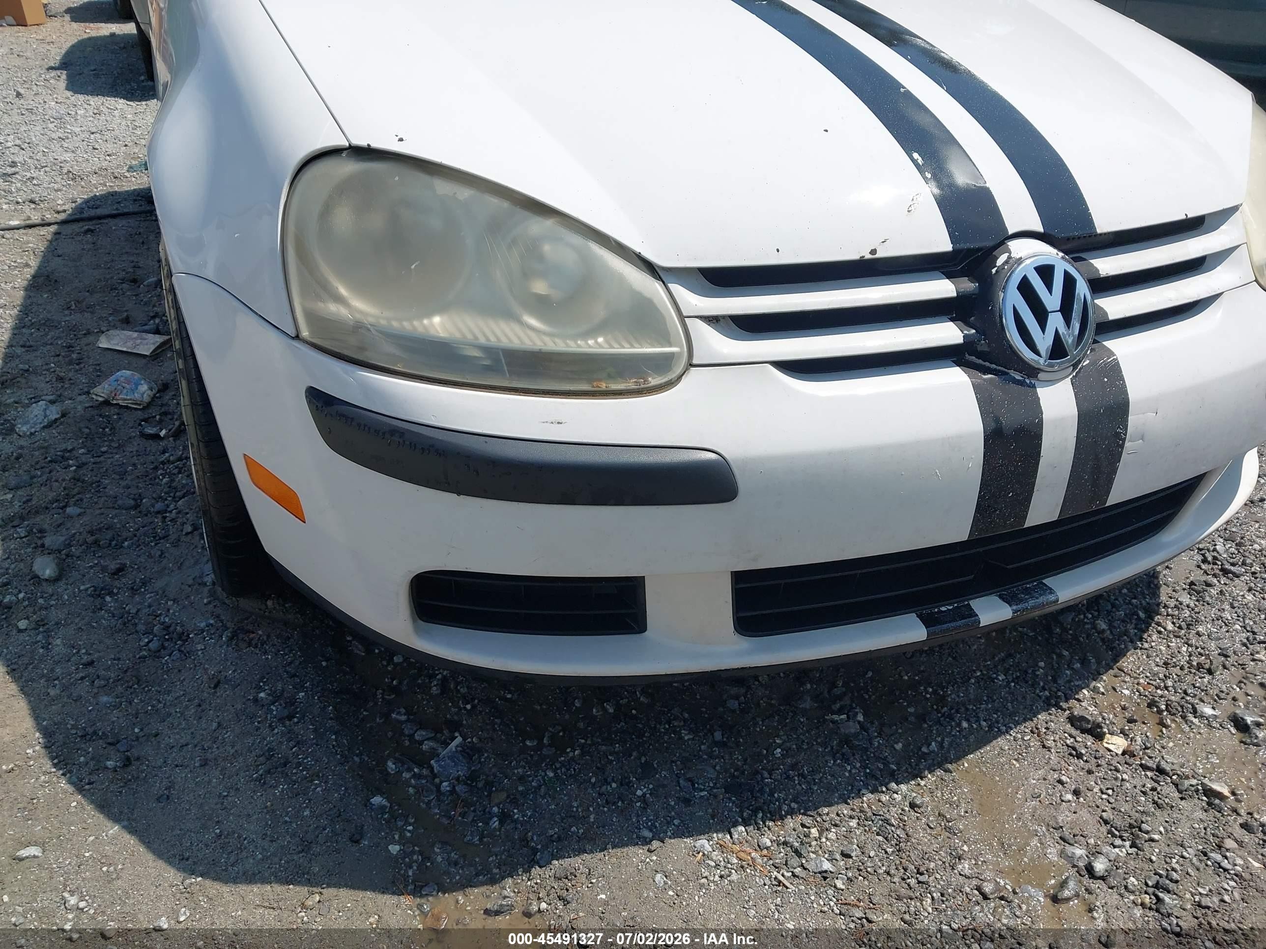 2007 Volkswagen Rabbit 2-door White vin: WVWAR71K07W091720