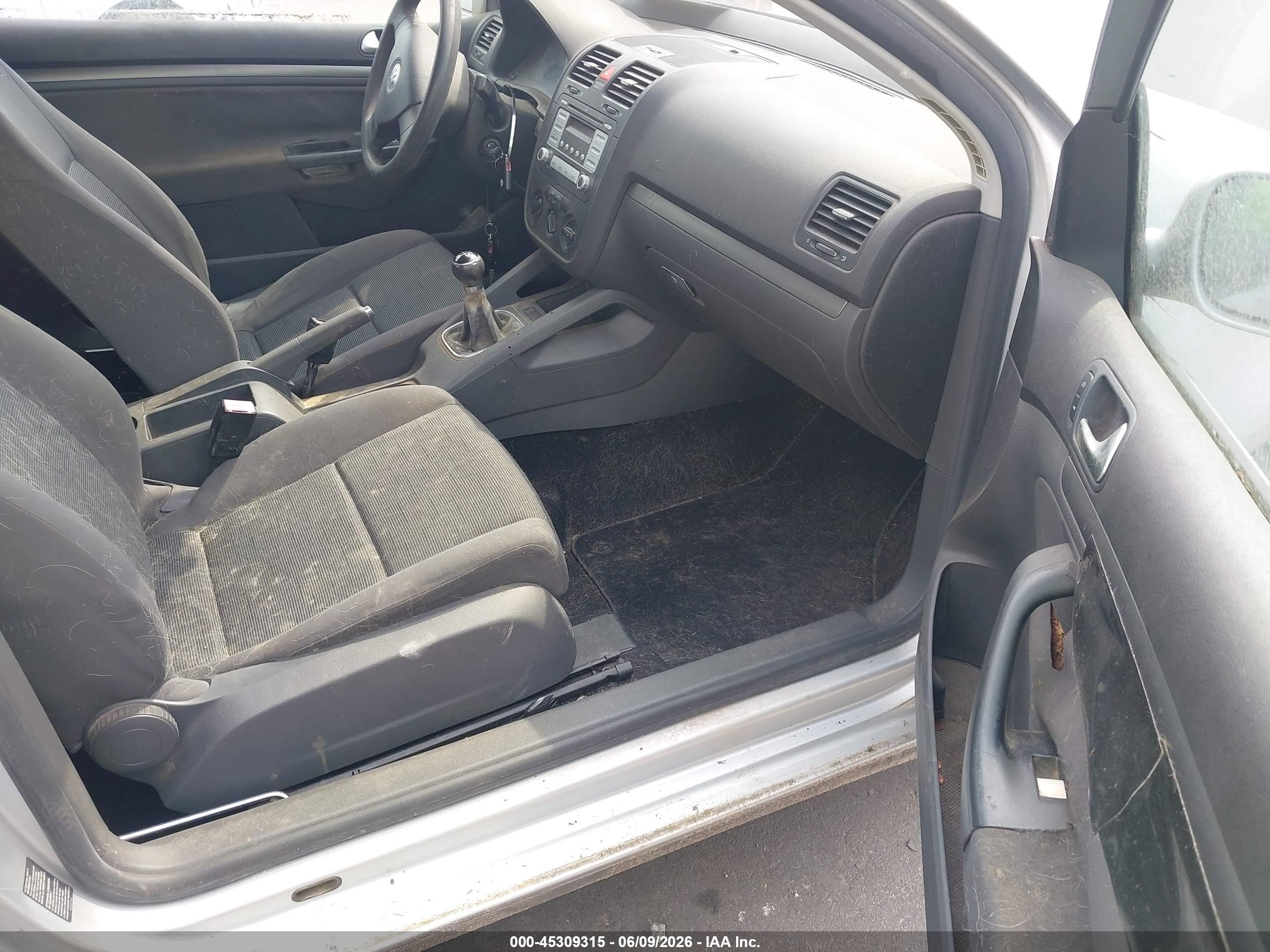 2006 Volkswagen Rabbit 2-door Silver vin: WVWAR71K16W195549