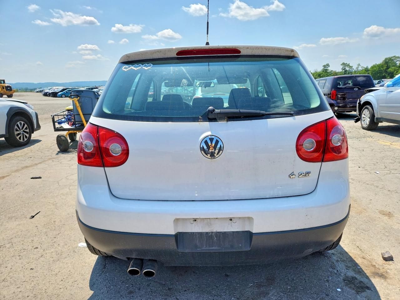 2007 Volkswagen Rabbit White vin: WVWAR71K67W108407