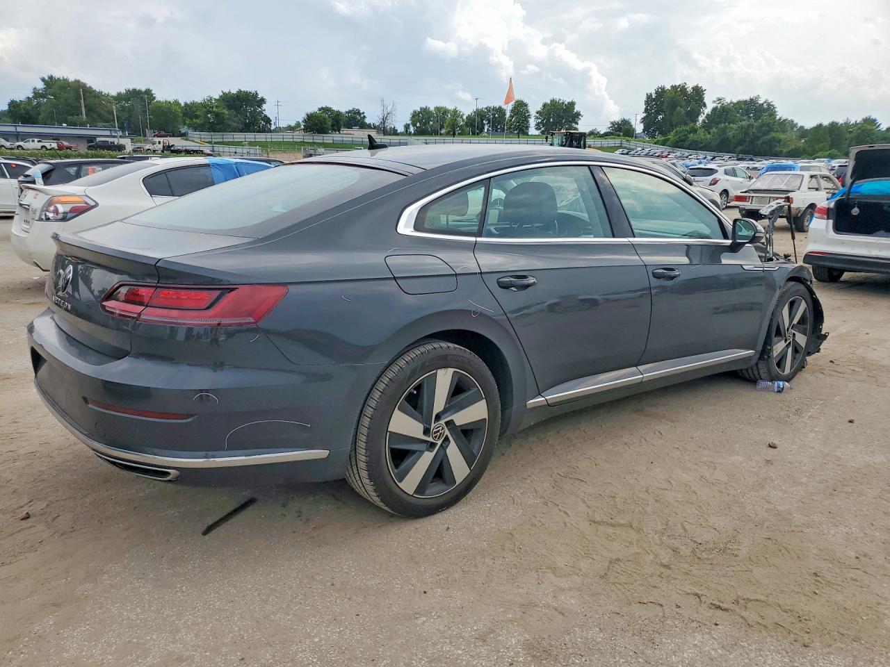 2021 Volkswagen Arteon Se Gray vin: WVWAR7AN3ME012262