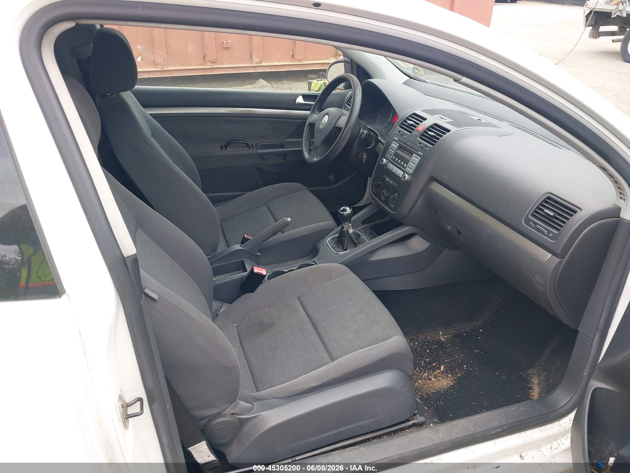 2007 Volkswagen Rabbit 2-door Белый vin: WVWAS71K17W265296