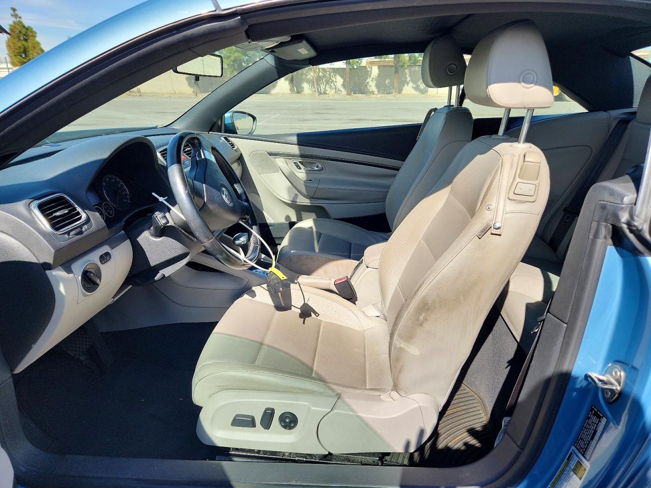 2009 Volkswagen Eos Turbo Blue vin: WVWBA71F09V004440