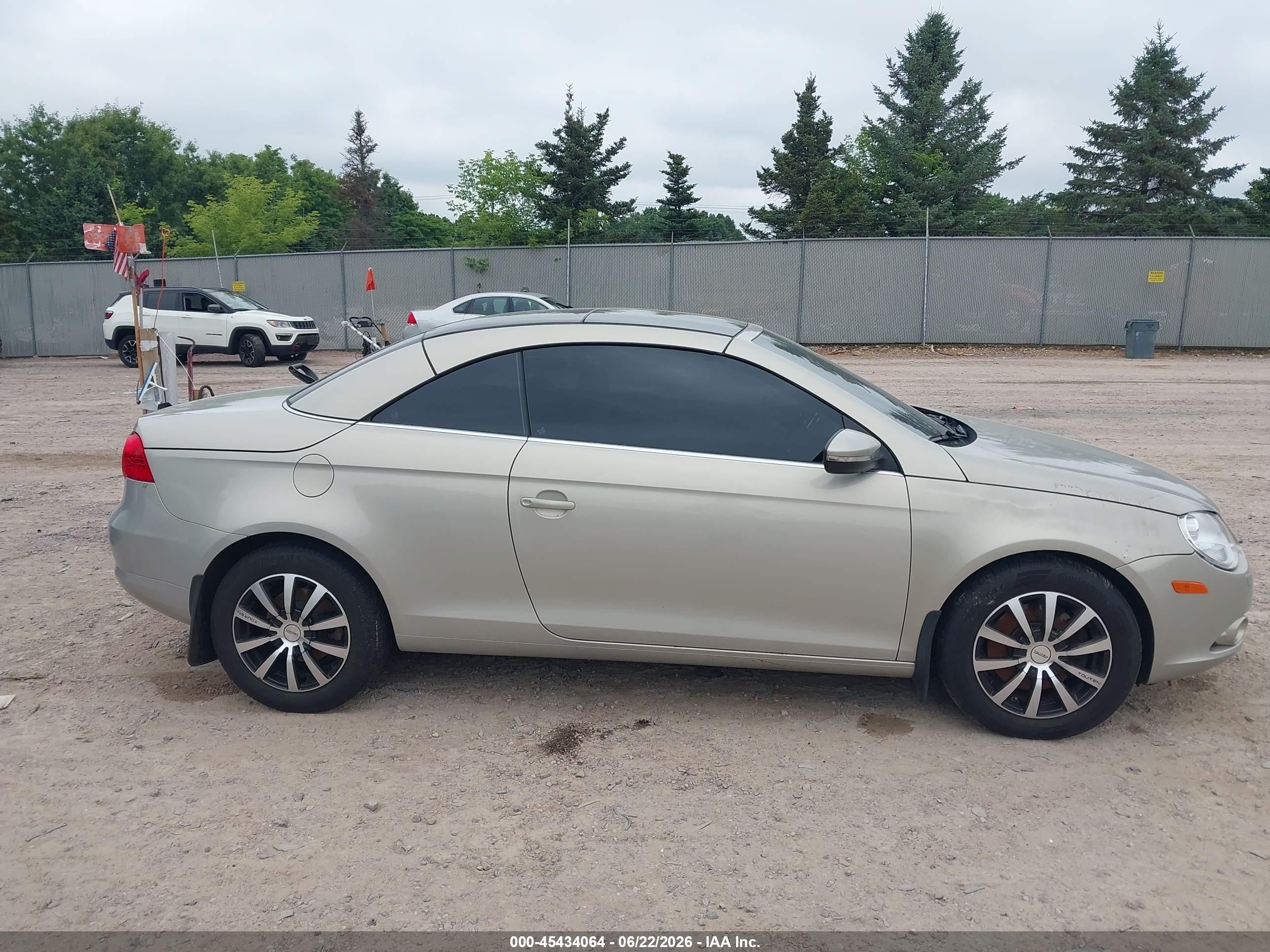 2009 Volkswagen Eos Komfort Beige vin: WVWBA71F39V015240